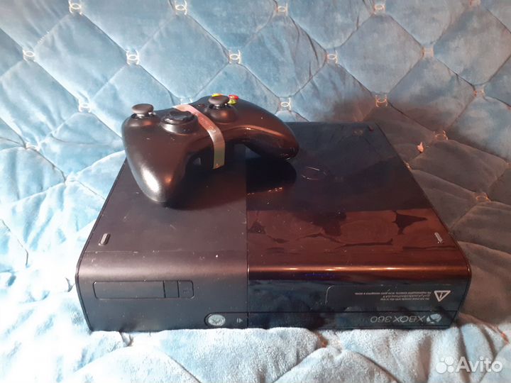 Xbox 360 E, 500Gb