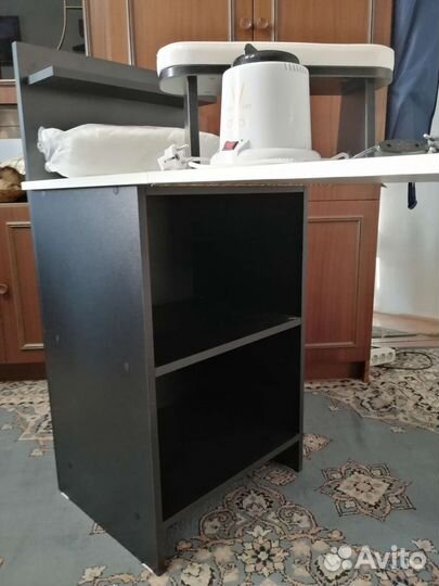 Маникюрный стол нов,пылесос,подставка,стерилизатор