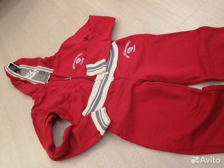 Спортивный костюм