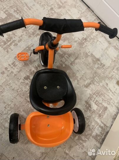 Трехколесный велосипед