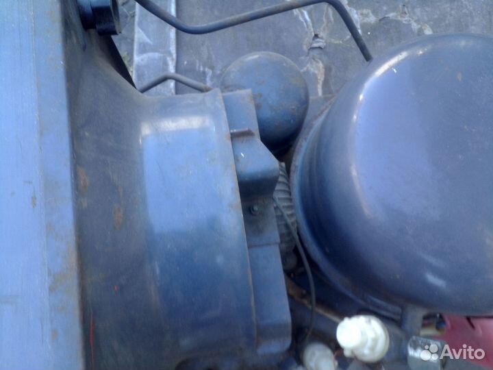 Холодильник в заборе новый