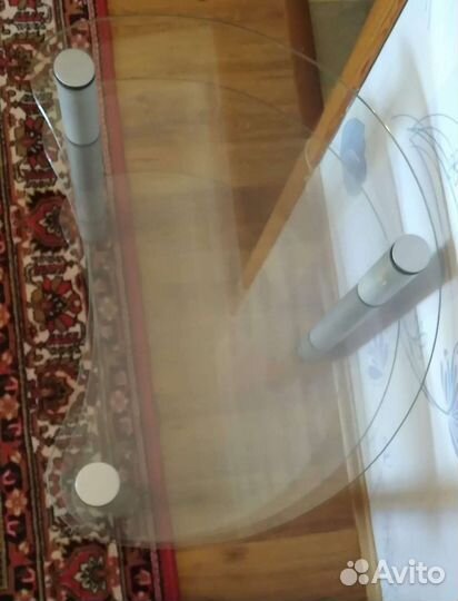 Стеклянная тумба под тв