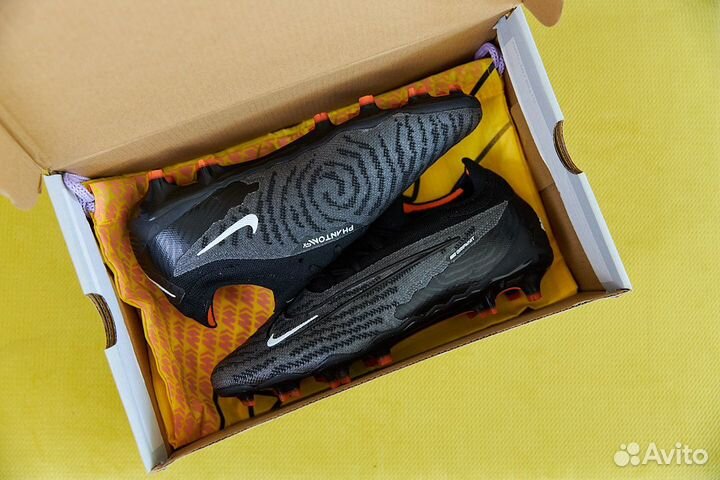 Футбольные бутсы, сороконожки Nike