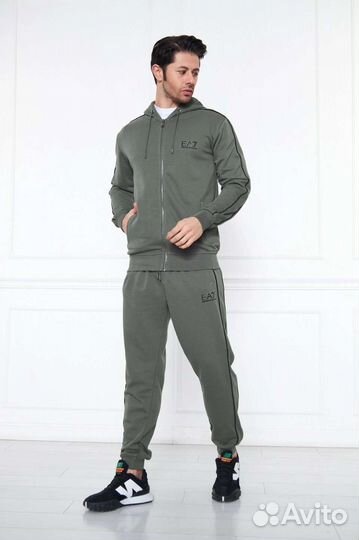 Спортивный костюм EA7