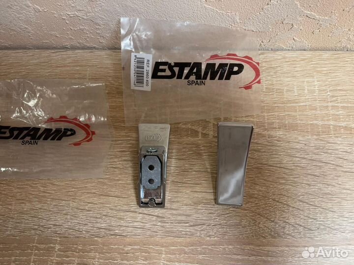 Крючок мебельный для одежды металлический