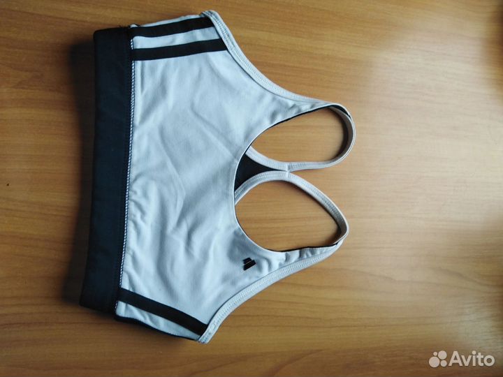 Спортивный топ