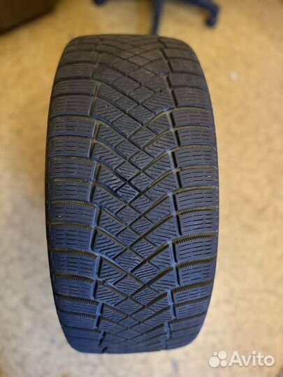 Pirelli Ice Zero 245/45 R19 102H