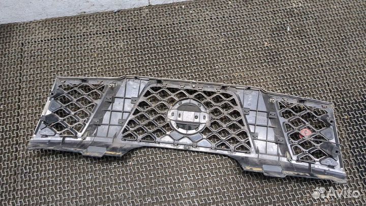 Решетка радиатора Nissan Navara, 2006