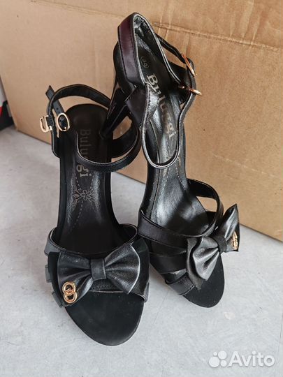 Босоножки женские