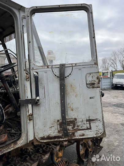 Продаю трактор Т-150 гусеничный по запчастям