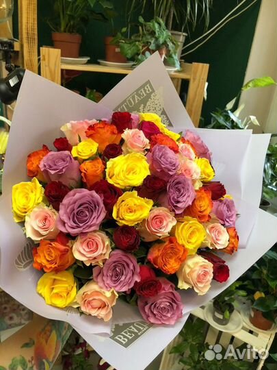 Розы микс, букет 51 шт с бесплатной доставкой