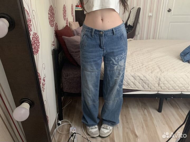 Джинсы на низкой посадке y2k с принтом