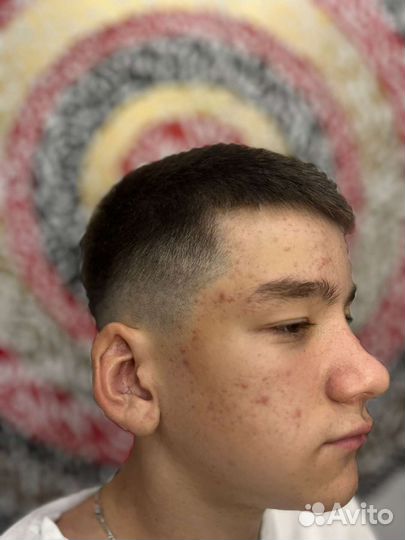 Модель мужская стрижка