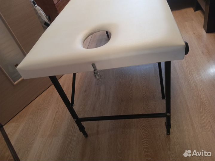 Массажный стол складной бу с вырезом для лица