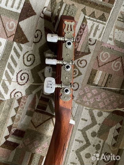 Классическая гитара шестиструнная