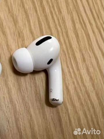 Шипит правый наушник airpods pro