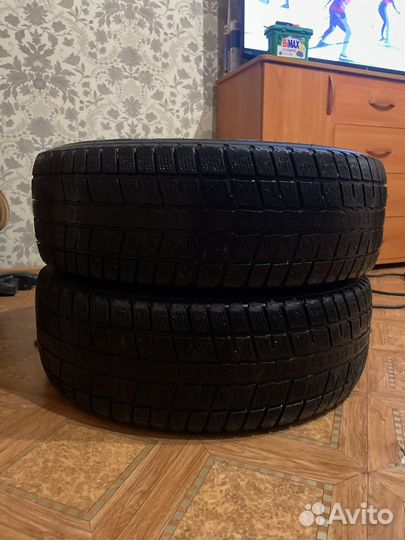 Зимняя резина 215 65 r16