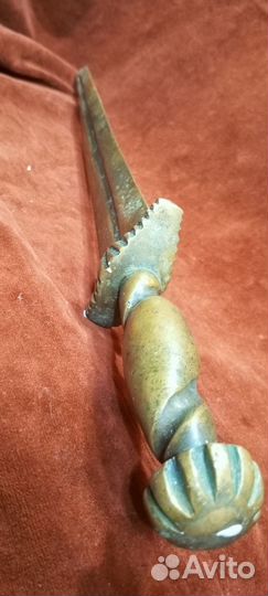 Старинный бронзовый в античном силе