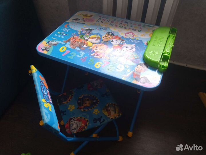 Детский стол и стул