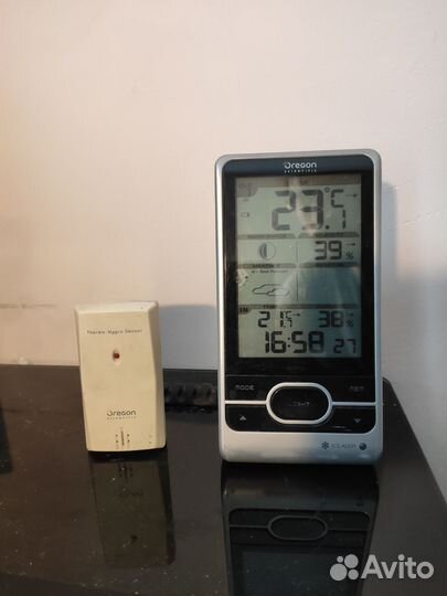 Метеостанция Oregon Scientific BAR208HG