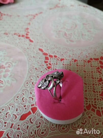 Серебряное кольцо и Серьги