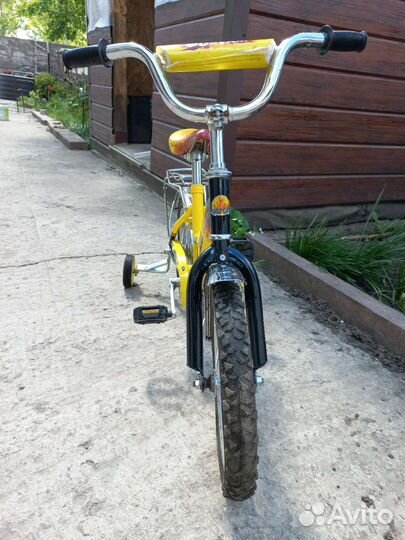 Детский велосипед четырехколесный