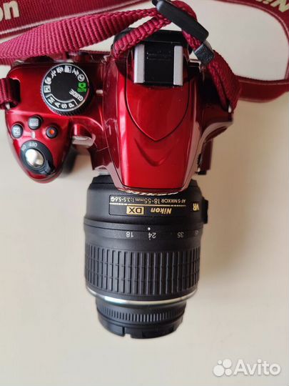 Фотоаппарат Nikon D3200 красный