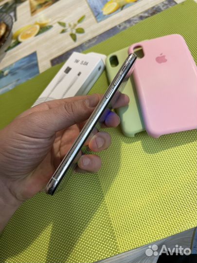 iPhone X, 64 ГБ