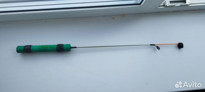 Удочка зимняя выдерживает 8.3кг в