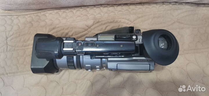 Видеокамера Sony 2100
