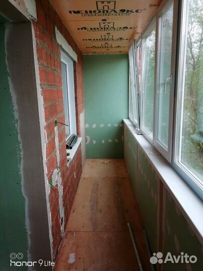 Услуги по Наклеиванию Обоев, Шпатлеванию стен