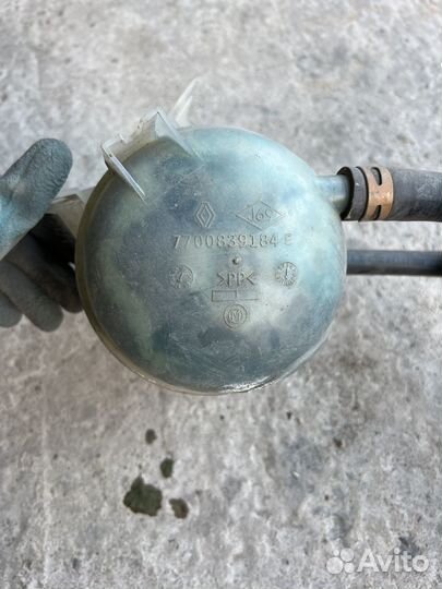 Расширительный бачок Renault Megane 1