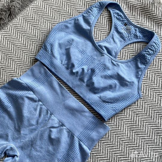 Костюм для йоги и фитнеса