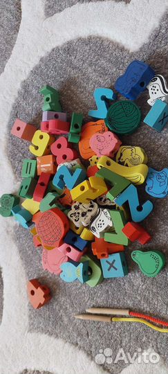 Развивающие игрушки бусы на шнуровке