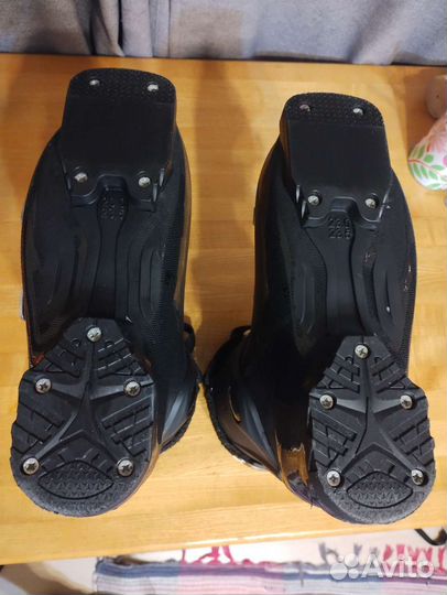 Горнолыжные ботинки женские Atomic