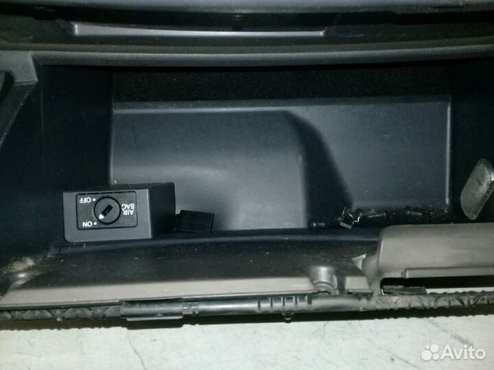 Бардачёк Шкода Октавия 1Z 2008-2014