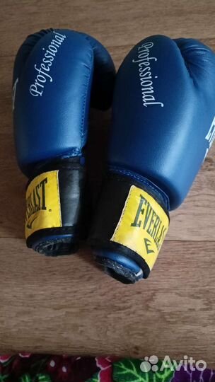 Боксерские перчатки everlast 10 oz