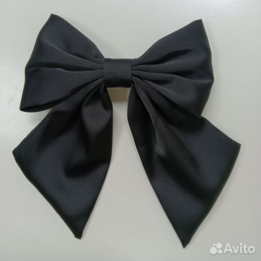 Бант на заколке черный