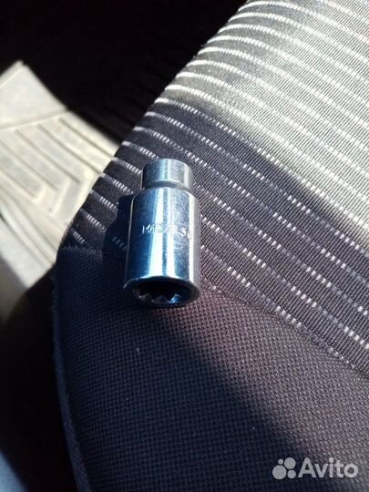 Гайка для диска с узкими колодцами М 12 *1,25