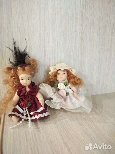 Кукла фарфоровая коллекционная маленькая