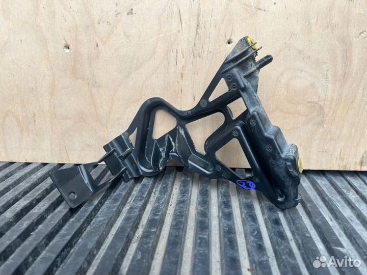 Кронштейн крыла передний правый Bmw 750Li F02