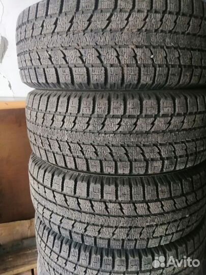 Toyo Observe GSi-5 235/60 R17 102T