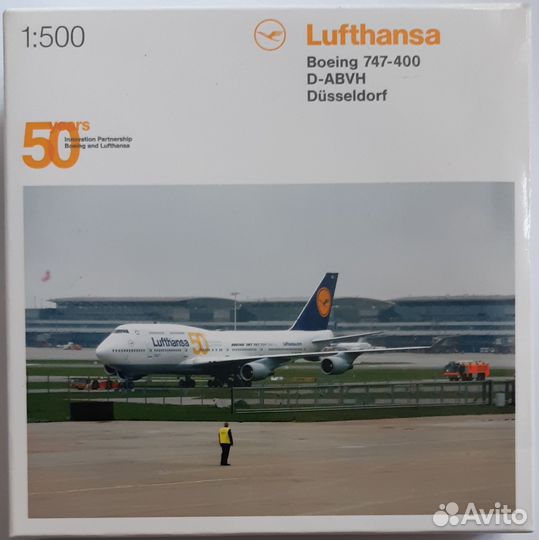 Модель самолета Boeing B 747-430 Lufthansa 1:500