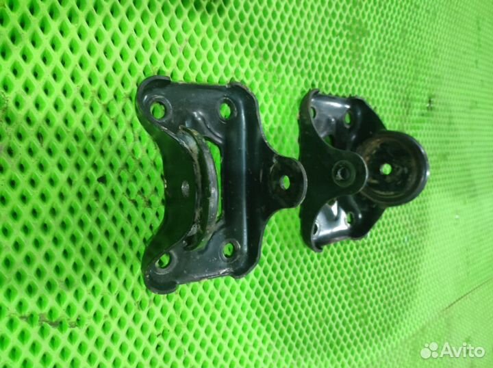 Кронштейн задней балки Peugeot 308