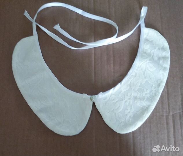 Съемный воротничок белый