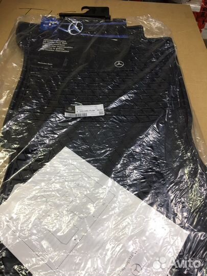 Комплект резиновых ковров передние Mercedes W205 C