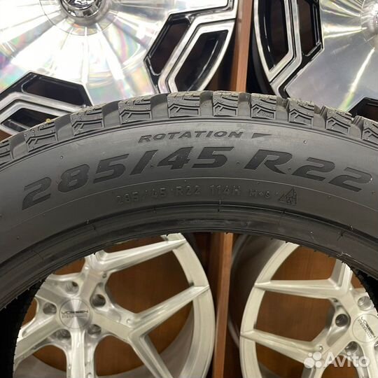 Pirelli Ice Zero 2 285/45 R22 114H