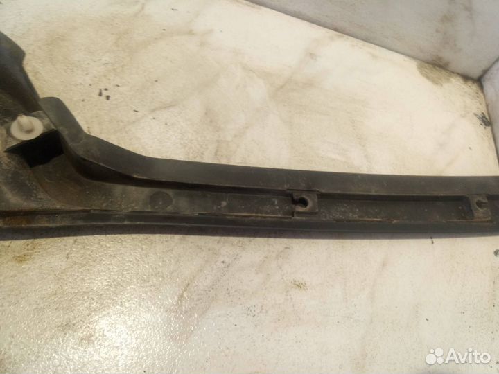 Накладка внутренняя на заднюю панель кузова Ford