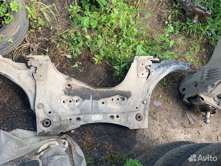 Подрамник передний grand scenic 2