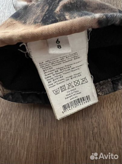 Molo одна левая варежка. 6-8 размер